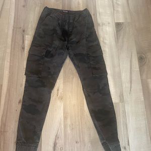 Woman's Camo Cargo Joggers - Bluenotes